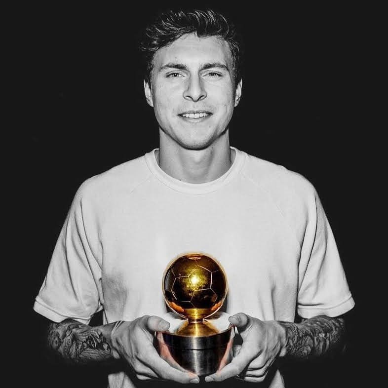 gautams_2's tweet photo. #varaneout #notmyplayer https://t.co/ieLGpW5aJ5