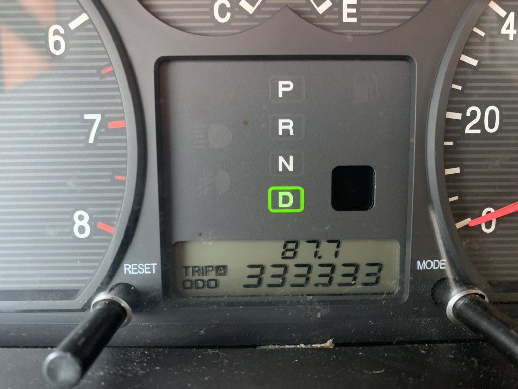 Veens3's tweet photo. @Hyundai @shhyundai Can I get an extra loyalty credit if I get another Sonata? My 2004 has been great but think it might be time for an upgrade. https://t.co/RXZiPJC1V8