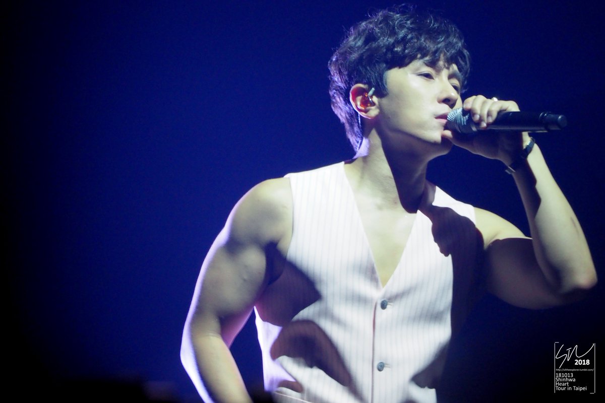 siltheexplorer's tweet photo. 181013 #Shinhwa #Heart Tour in Taipei - 15/16
#Dongwan in the Orange Glaze

https://t.co/4zeubRgBew https://t.co/ao1xBEqWqd