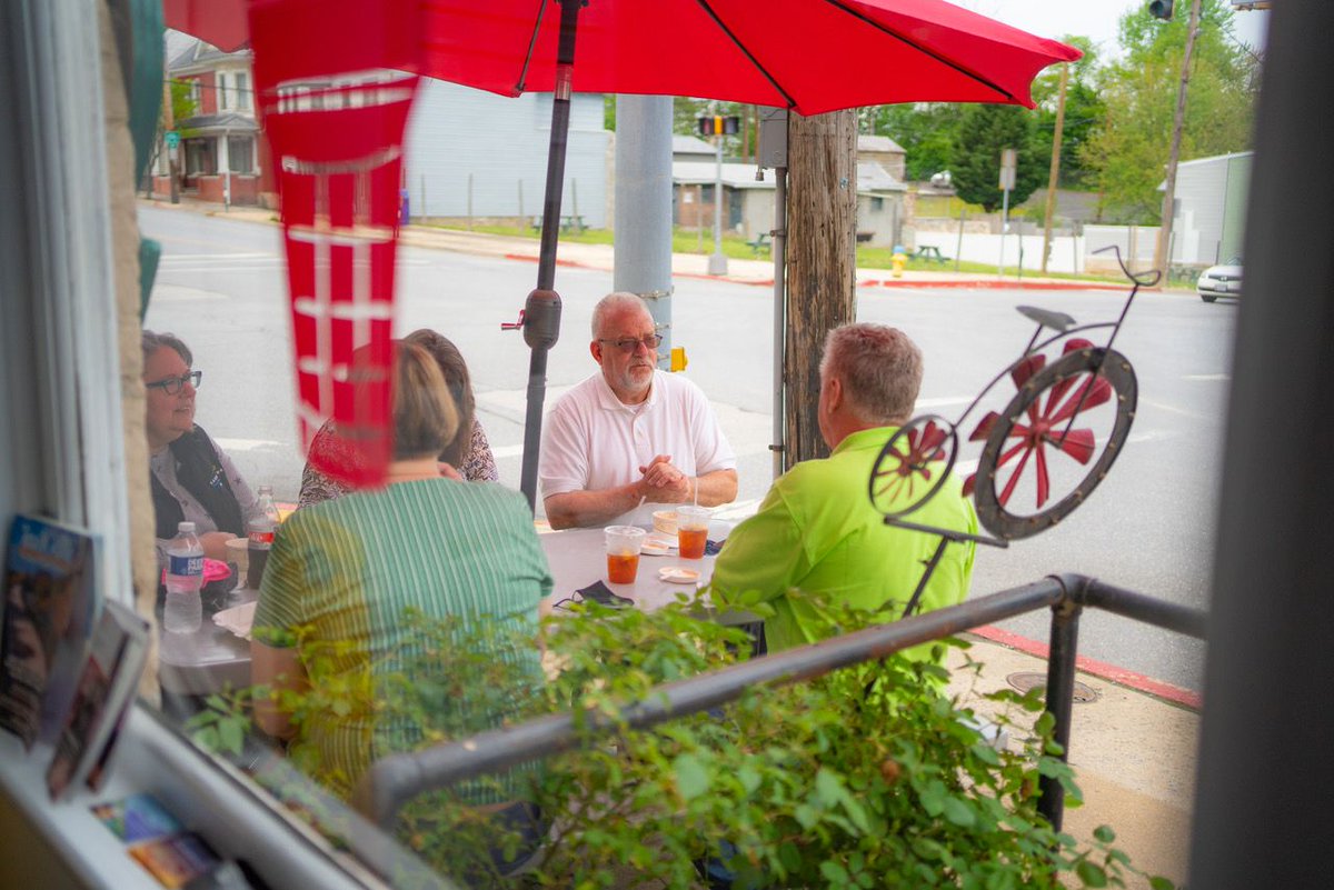 roadtripsMD's tweet photo. Plan your C&amp;O Canal adventure with these must-stop eateries along the towpath. Pick the stretch that fulfills your inner foodie and fuels your venture. We have the recommendations to keep you moving forward. https://t.co/wKclWtBIJl https://t.co/ObzUDidOma