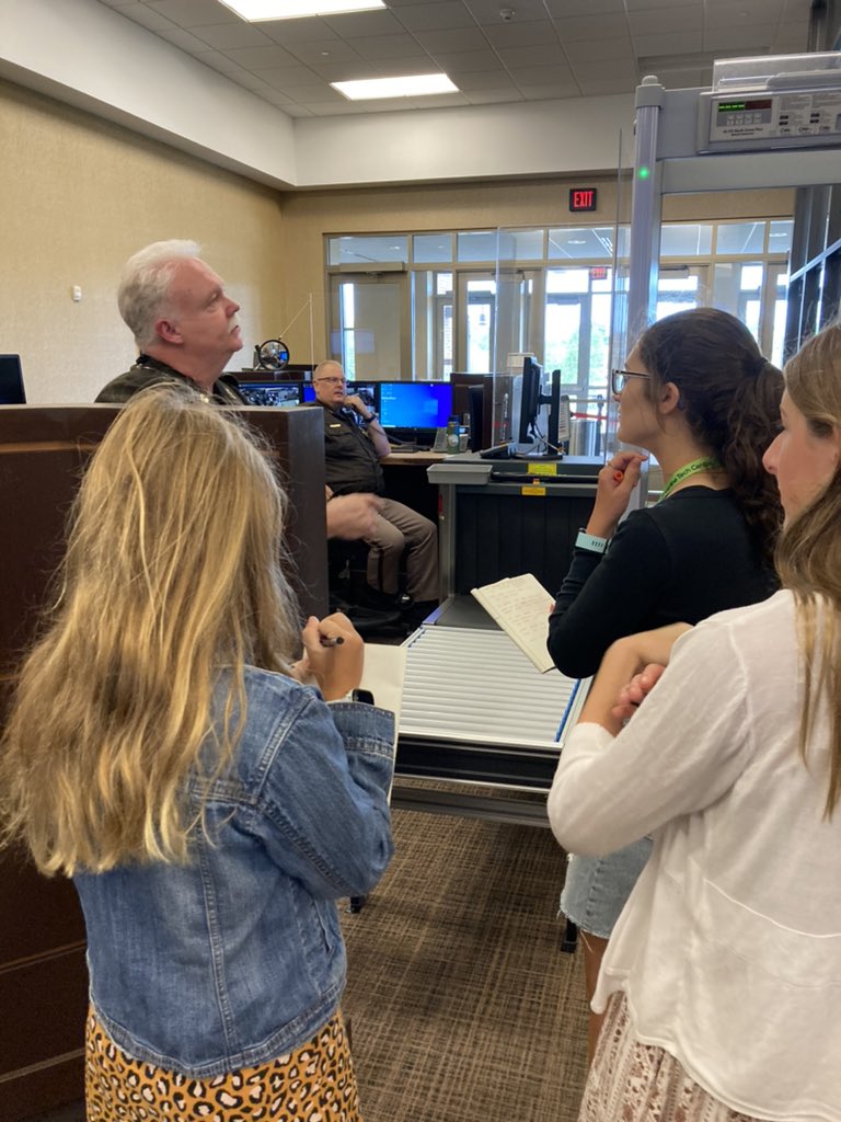 MrsBiondotweets's tweet photo. A working lunch with Judge Bunce and interviewing the Deputy to continue our investigation! @OAISDfuturePREP https://t.co/l1jwJ94Zyw