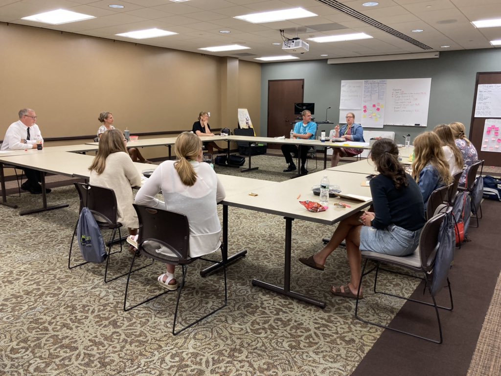 MrsBiondotweets's tweet photo. A working lunch with Judge Bunce and interviewing the Deputy to continue our investigation! @OAISDfuturePREP https://t.co/l1jwJ94Zyw