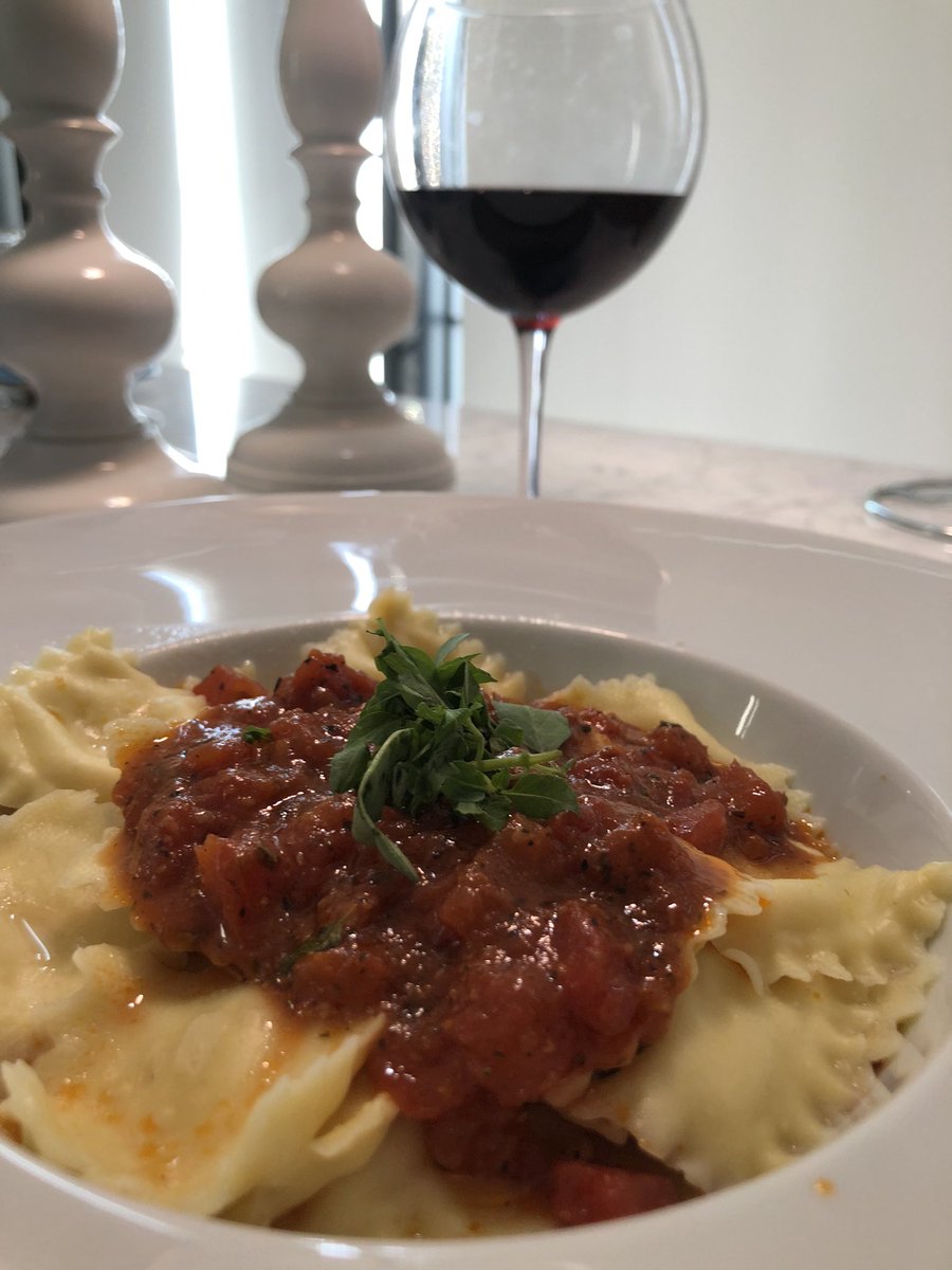 Great homemade Italian ravioli recipe that I have recreated to taste like the ravioli at Maggiano's restaurant. Don't be intimidated it is well worth it!💕👩‍🍳❤️😊👩‍🍳