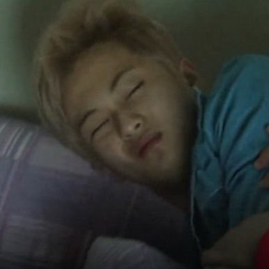 s941123h's tweet photo. Childhood                        Teenager https://t.co/oFFDKfwslB