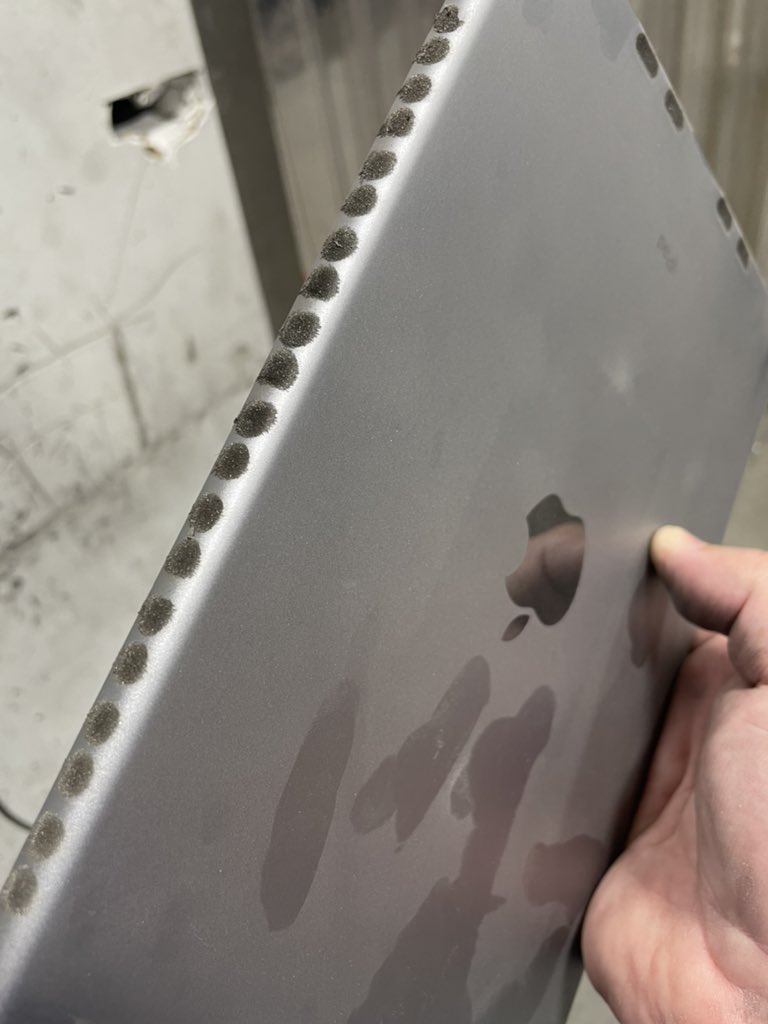 MacGeek27's tweet image. Metal shavings in the air at a machine shop make it easy to find the magnets in an iPad. And this was inside case! Albeit, not an airtight one, obviously.
#FileMaker
#FileMakerGo
