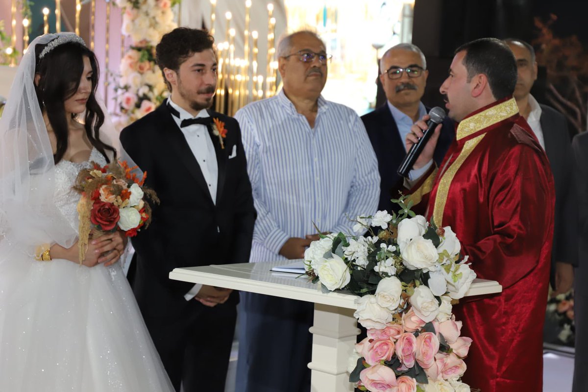 MetinBaydilli's tweet photo. Büşra Bayar ve Yusuf  Badıllı çiftimizin nikahını kıydık. Ömür boyu mutluluklar diliyorum. https://t.co/mIJtOJqrPM