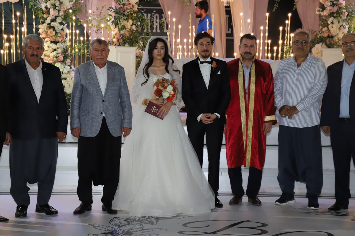 MetinBaydilli's tweet photo. Büşra Bayar ve Yusuf  Badıllı çiftimizin nikahını kıydık. Ömür boyu mutluluklar diliyorum. https://t.co/mIJtOJqrPM