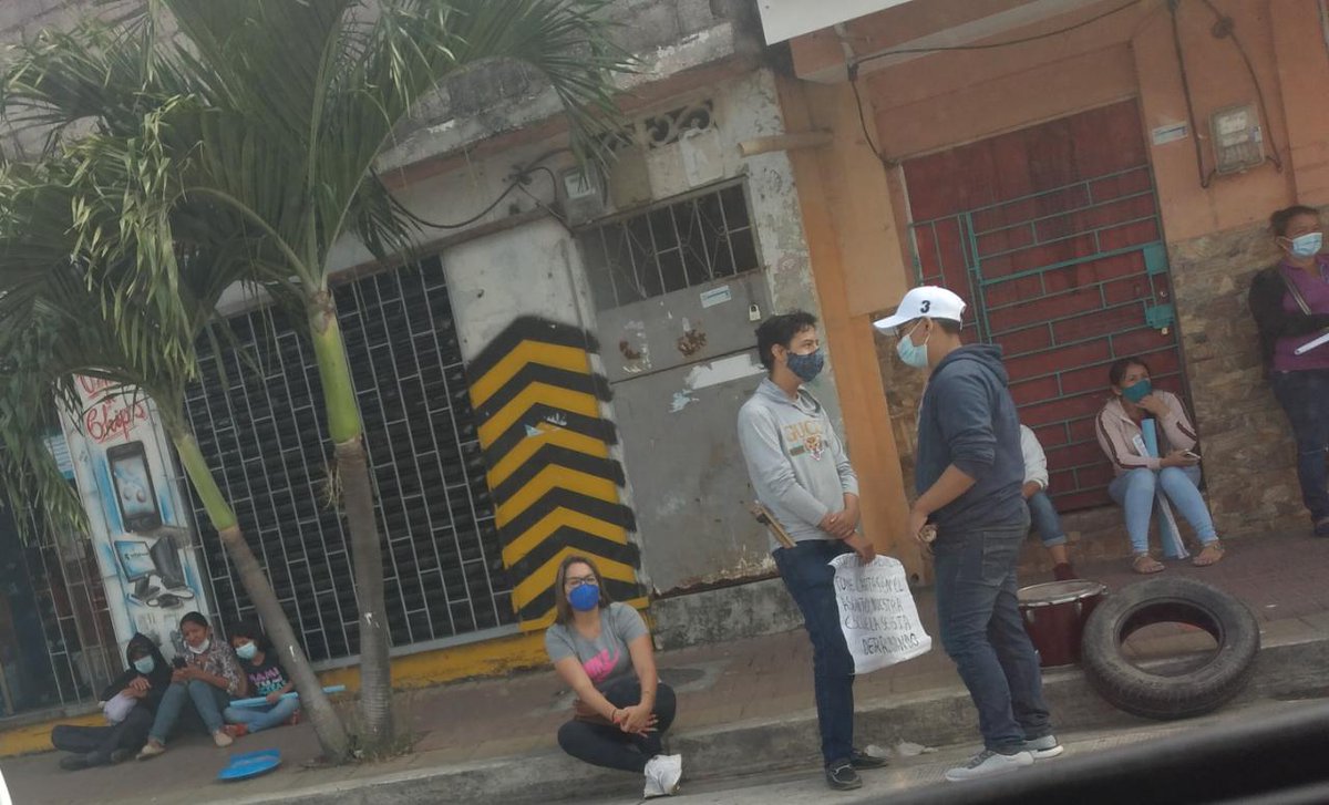 DelPilacuan's tweet photo. @AcaroBeatriz @BlakmanYadira @EducacionZ8_Ec @ZuloagaJessenia dediquesen a trabajar y sigan la estudiasion y no sean vagas y no hagan relajo en las calles estas clases de maestras que tienen nuestros hijos ponganos maestras profesionales que si quieran trabajar con nuestros hijos que ellos son los mas perjudicado @BlakmanYadira @EducacionZ8 https://t.co/wKdpMu1bkN