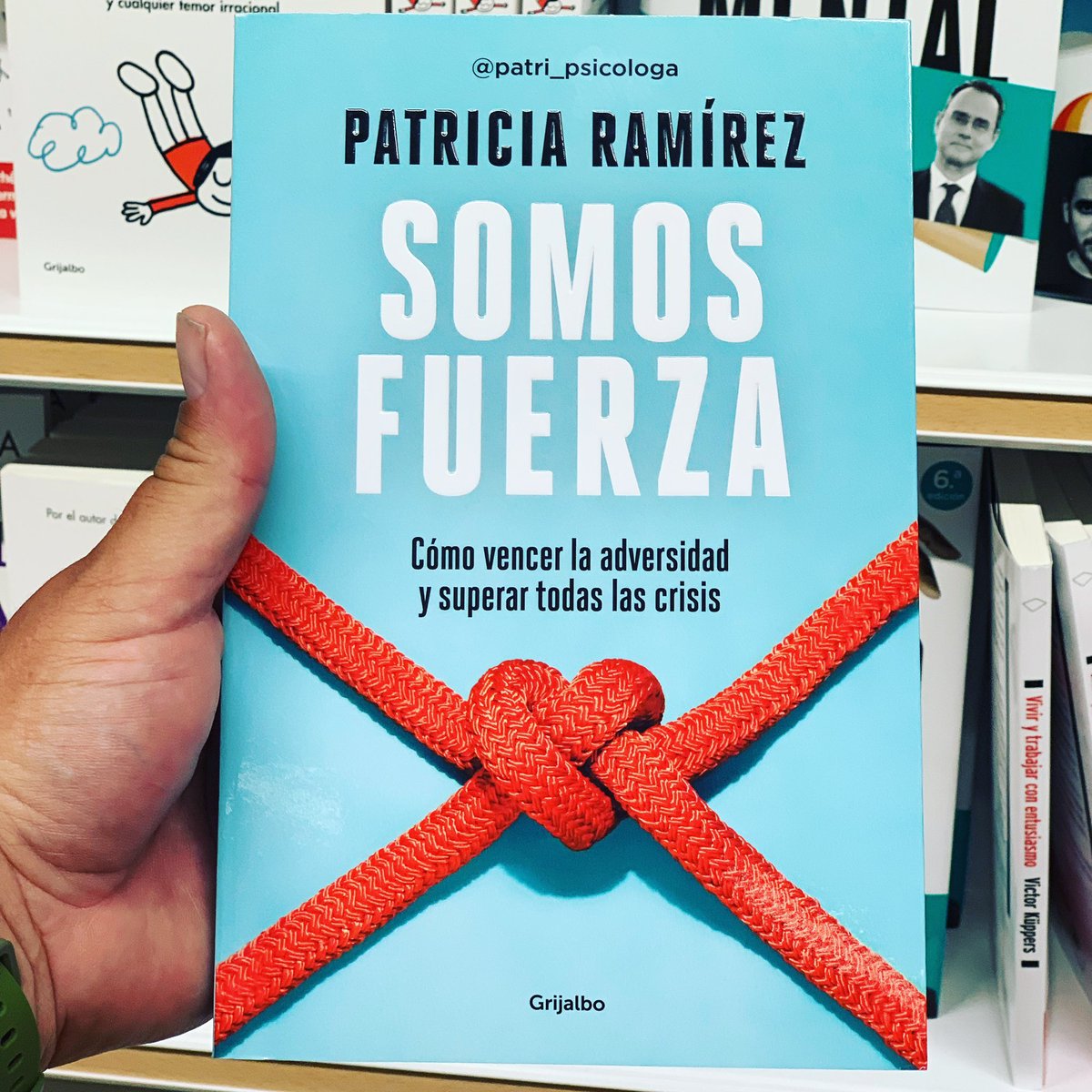 Tú, que has vivido crisis como todos, sabes perfectamente cómo te creces cuando lo necesitas. Porque somos brillo, somos ideas, somos resiliencia, somos capacidad...
Pero ante todo... somos fuerza. #patri_psicologa <a href="/Patri_Psicologa/">Patricia Ramírez</a>