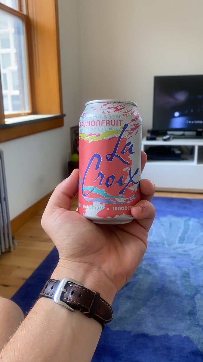 urbanexplained's tweet photo. .@lacroixwater can you stop toying with us and make a 16oz can? https://t.co/XYvuxuKLMc