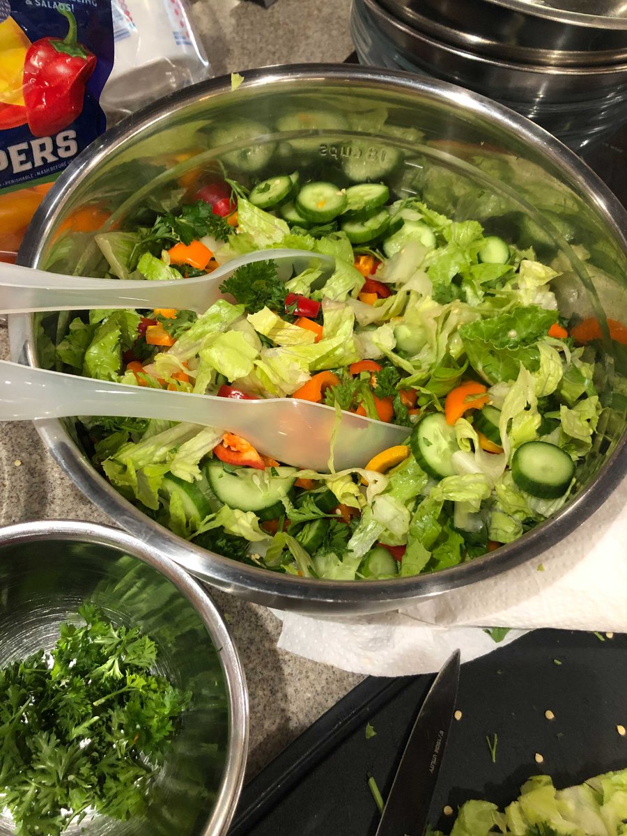 We love #givingback to the #community ! We volunteered at the @rmhcoregon where we made baked ziti, salad, and sautéed zucchini.  
#Volunteering #MakeADifference #love #giveback