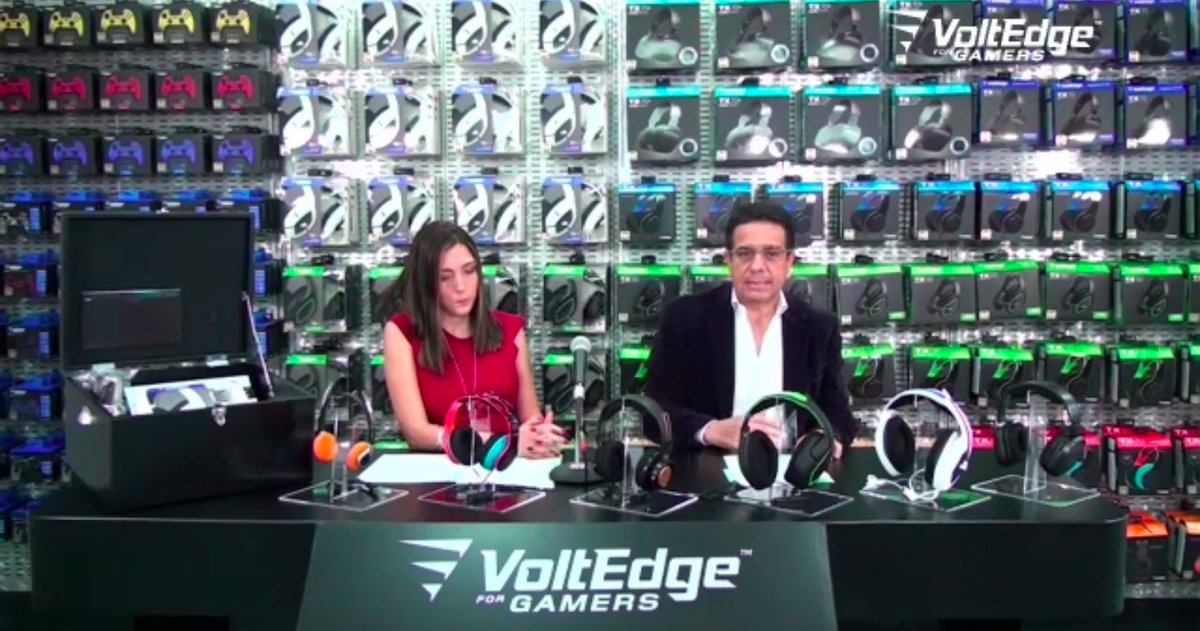 TechGames's tweet photo. Conociendo sobre los productos que Voltedge tiene en México. Soluciones de carga y protección, controles y audífonos pensados para los gamers de consola, PC y dispositivos móviles #TeamVoltEdge
https://t.co/CLpR6aslnv https://t.co/AraAM8wr38