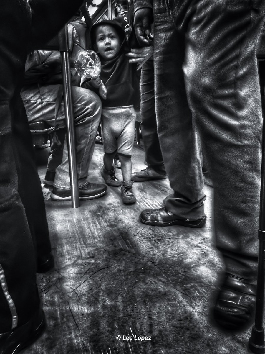 Lee_lopezm's tweet photo. #street   #photooftheday  #fotografiaurbana #streetphotography #streetart_addiction #blackandwhitephotography https://t.co/QgEKCbglXp