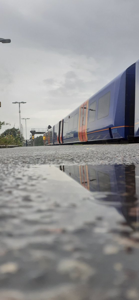 davidlewis528's tweet photo. I went to Surbiton today and took these photos of some @SW_Help trains in the rain! What do u think? https://t.co/VzSwy0ORLG