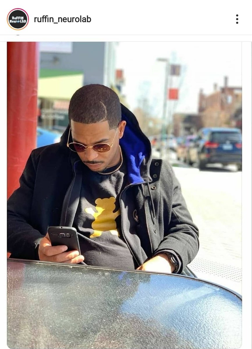 Hello. My name is Vernon and I went to #virginiaunion for undergrad and #howarduniversity for graduate school where I received my PhD in neurophysiology. I returned to #virginiaunion and started the school's first neuroscience laboratory.
#RuffinNeuroLab #BlackInNeuroRollCall