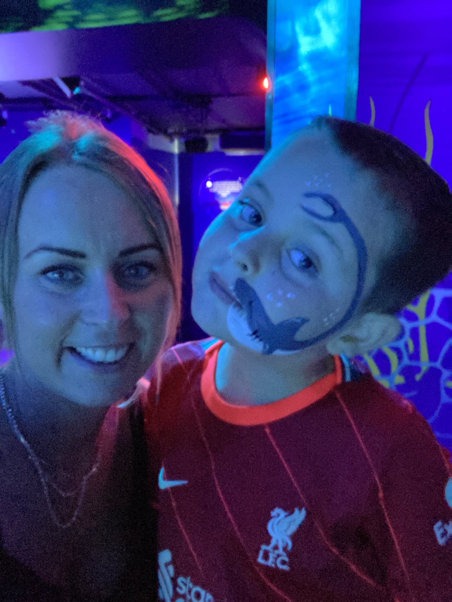 Sarah88695593's tweet photo. Great day out with the boys today at @london_aquarium really great to spend some quality time with them ππ©βπ¦βπ¦#summer #summerholidays #wefoundnemo https://t.co/ffwVnbx3p4