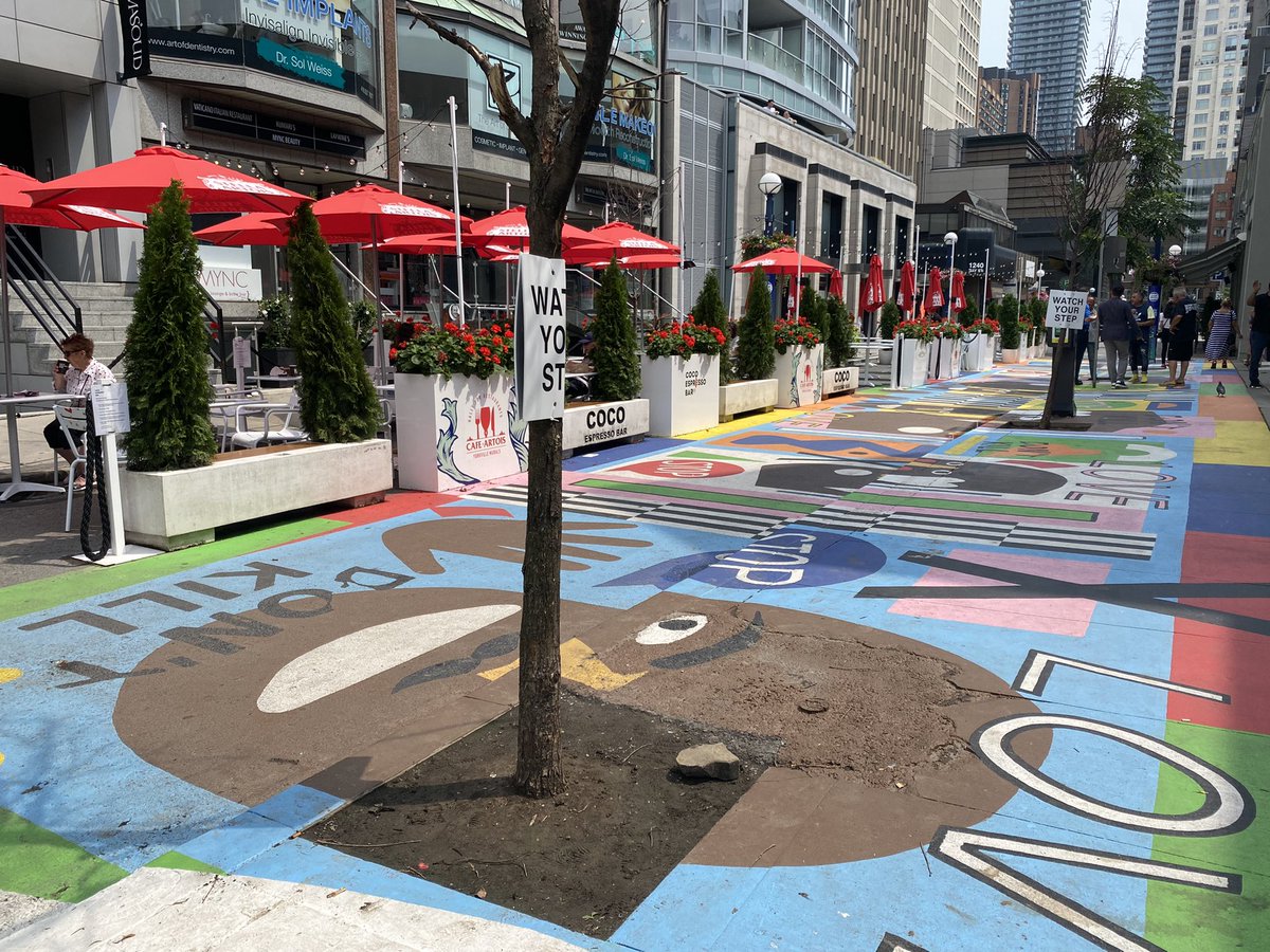 More dead trees… but a lively street pattern #Yorkville #Toronto