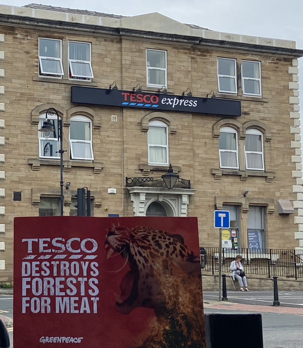 We visited .<a href="/Tesco/">Tesco</a> Mirfield to tell them to stop selling meat that causes forest destruction. We will just keep telling them 💚✊ #Tesco #TescoDestroysForests #Mirfield #greenpeace #environmentalism