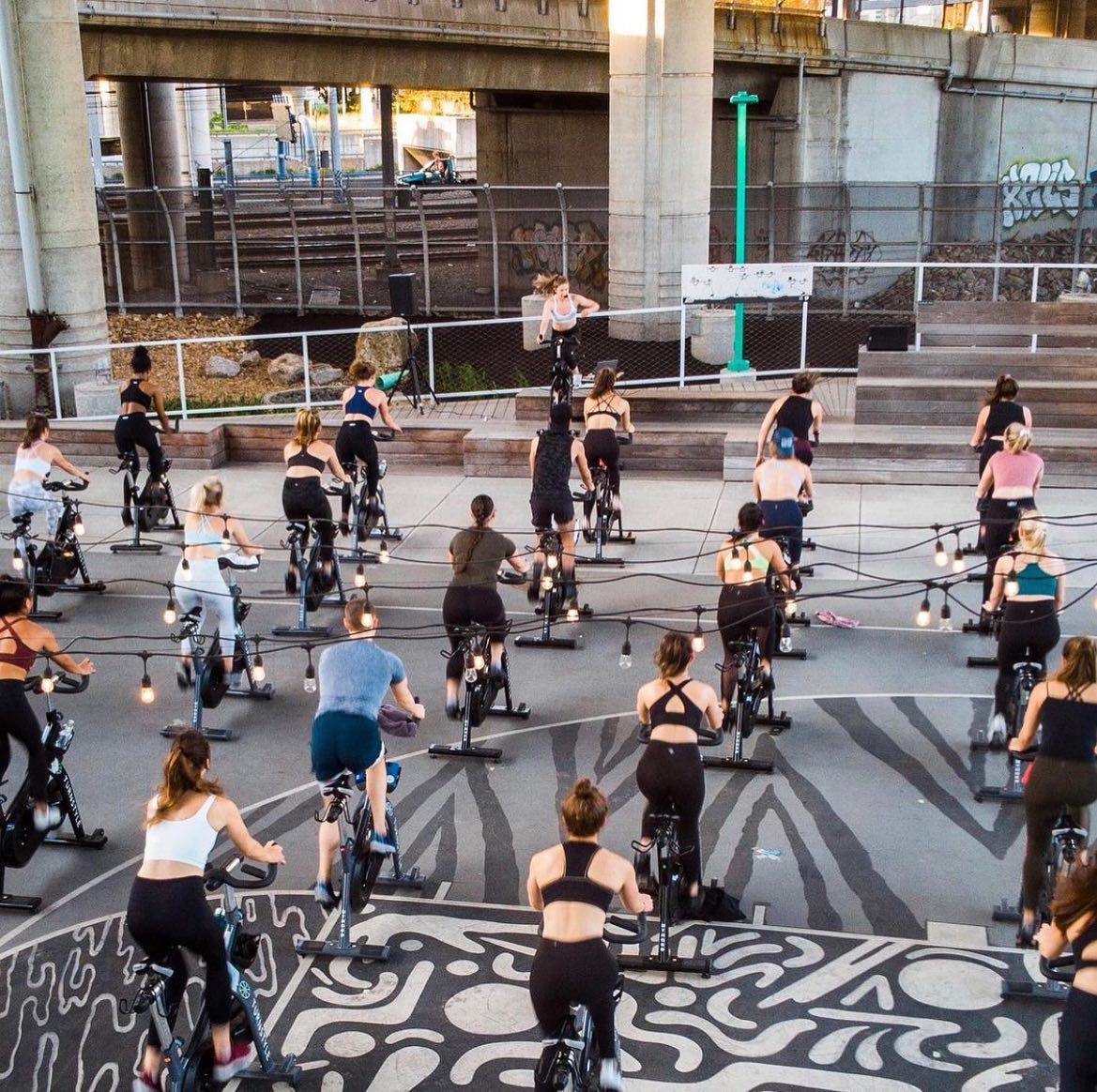 UndergroundINK_'s tweet photo. If you haven’t taken an outdoor @turnstylecycle class at Underground this summer, you’re missing out! Check out their schedule and book a class today 🚴‍♀️🚴🚴‍♂️
https://t.co/f2Akjv8YSj

#boston #spin #outside #southend #cycle #art #park https://t.co/0IwWRECZW9