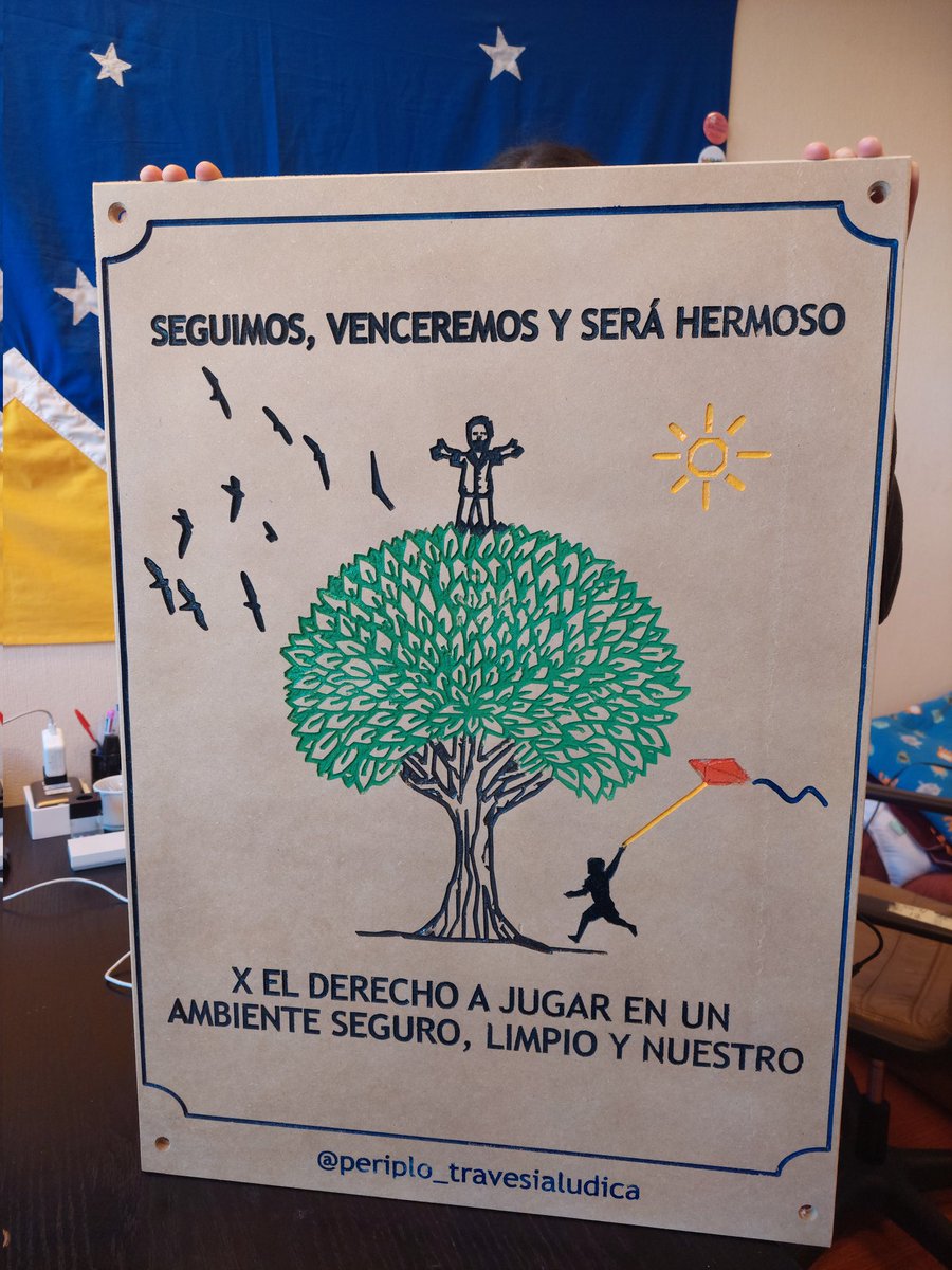 Miren el hermoso regalo que me hizo un profe con sus hijas hoy día.

Venceremos y será hermoso.

Seguimos!