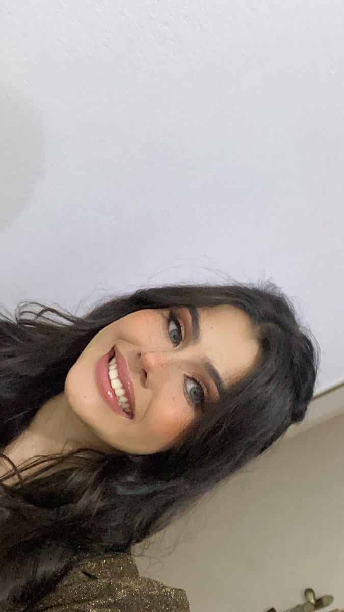 fasgabir's tweet photo. ela tem só 14 anos meu deus aaa https://t.co/UMBFCCLuaS