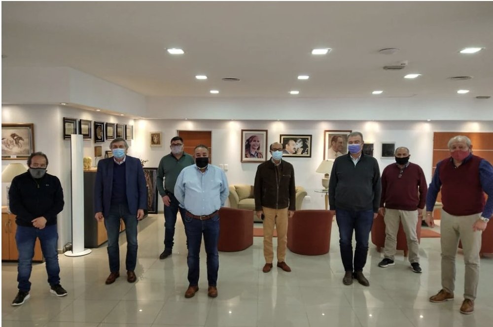 En un encuentro  realizado en la sede de AGEC junto a su secretario Gral. Pablo Chacón y el Sec.Gral de la UOM Ruben Urbano el Movimiento de Trabajadores Córdoba brindó su apoyo  a la lista de candidatos de Hacemos por Córdoba.

@HacemosCba