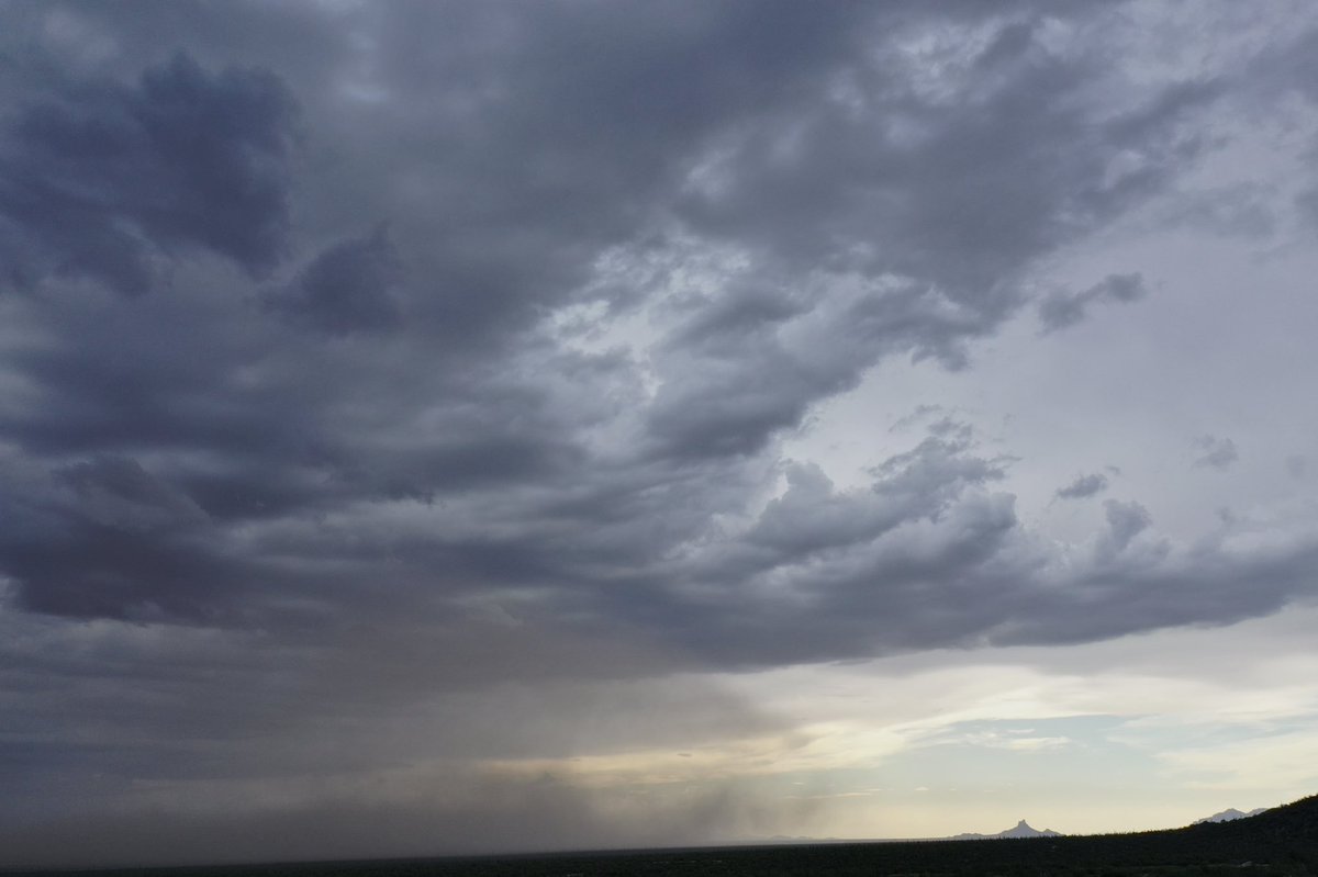 rosenwald_eric's tweet photo. View of from the western edge of the Tortolita Mountaints, looking northwest (Picacho Peak is in the lower right. This is from 10 minutes ago #monsoon2021 #Tucson #flood #flashflood #tucsonweather #storm https://t.co/kgpN7DSlvA