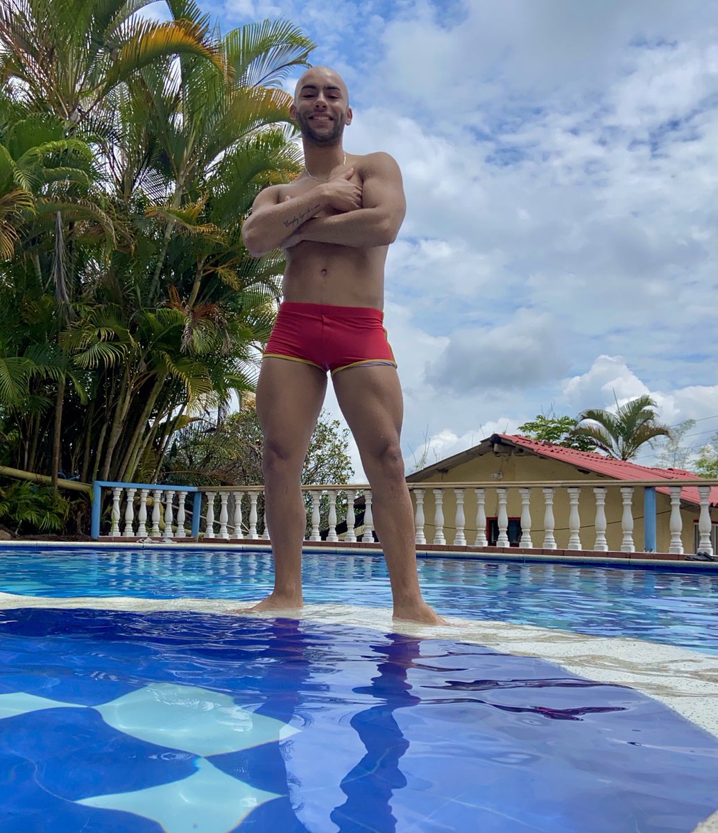 juanka_suarez's tweet photo. #poolday ❣️ https://t.co/LAqMPcF7rO