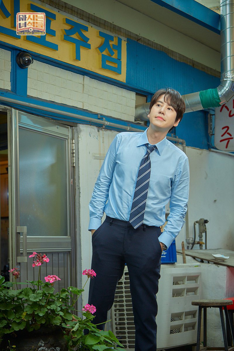 굿모닝💙👋🏻
잘생긴 오빠 투척하고 돔황쳐!!!
🛵🛵🛵