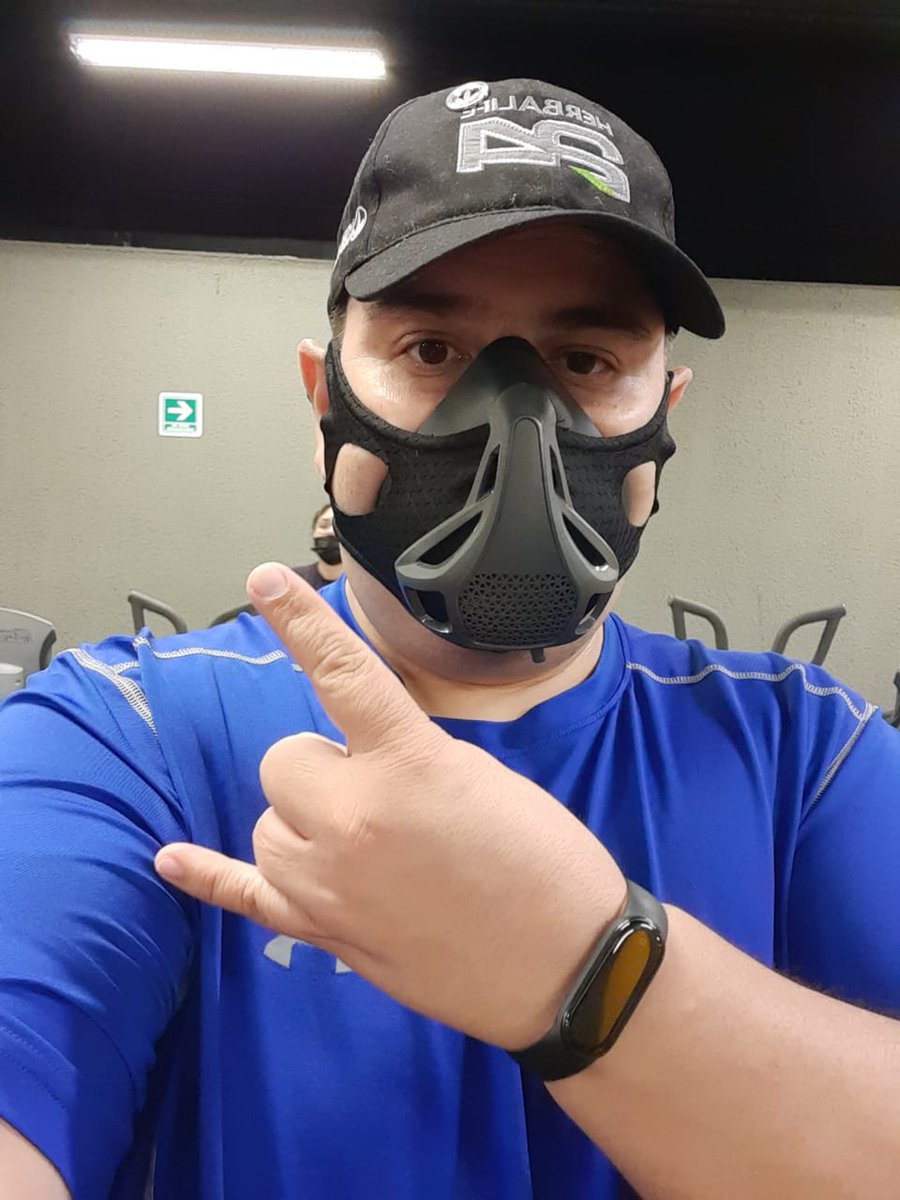 IVBAZA's tweet photo. At the gym https://t.co/8VGmeV2ecP
