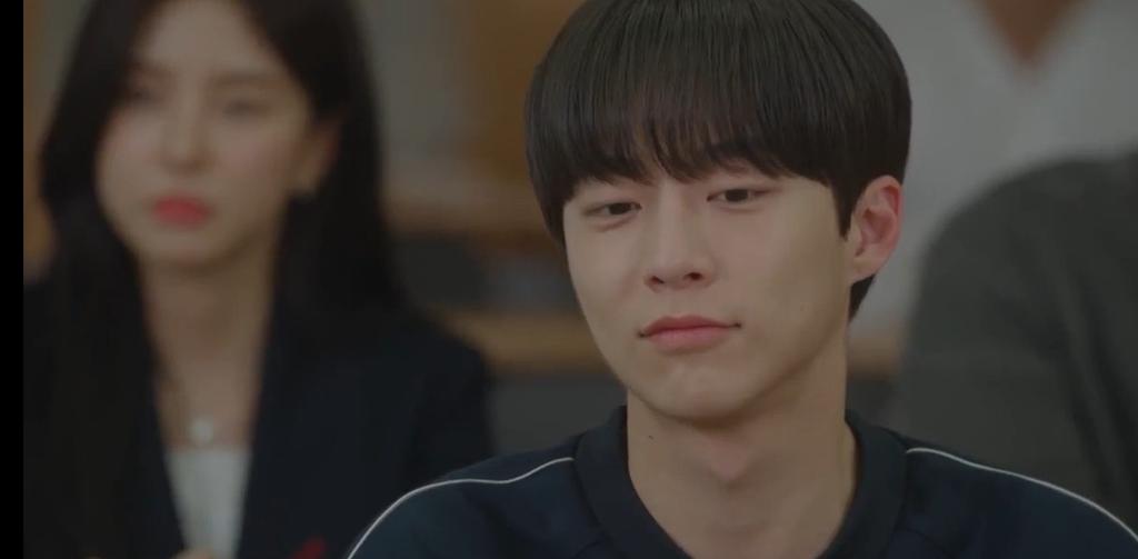 DramalandWorld's tweet photo. Dois indivíduos diferentes se encontram em um mundo, discutem, se machucam, mas acabam se apaixonando.
#AtaDistanceSpringisGreen
#AtaDistanceSpringisGreenEp12 https://t.co/tXm6bH33MS