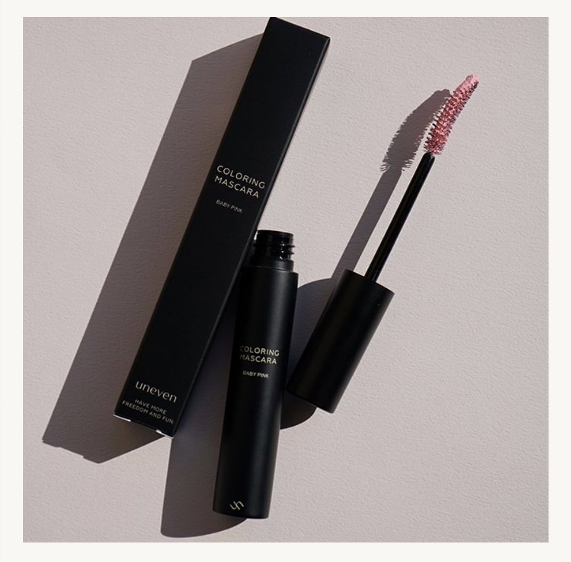 おばけ 1y Unevenの白多めのピンクマスカラしたら 遠目には分からないが 近寄るとちょっと惹かれる目元になった Unevenのカラーマスカラ発色が良くて そして落ちない 化粧の概念ひっくり返されてる 普通のマスカラの時とアイシャドウは同じだけど