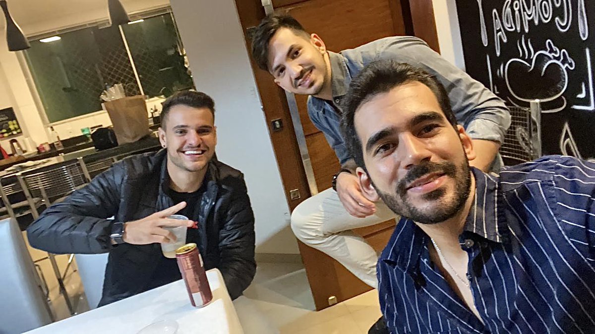 vinicinho_C7's tweet photo. Um cara cheio de sonhos e sempre com uma alegria imensa… seus sonhos foram interrompidos cedo demais!!Descance em paz amigo, não tivemos a oportunidade do rolê na praia… cuida da gente aí de cima 👼 🙏

#justicaporbrunocalaca https://t.co/6cxub6uzmy