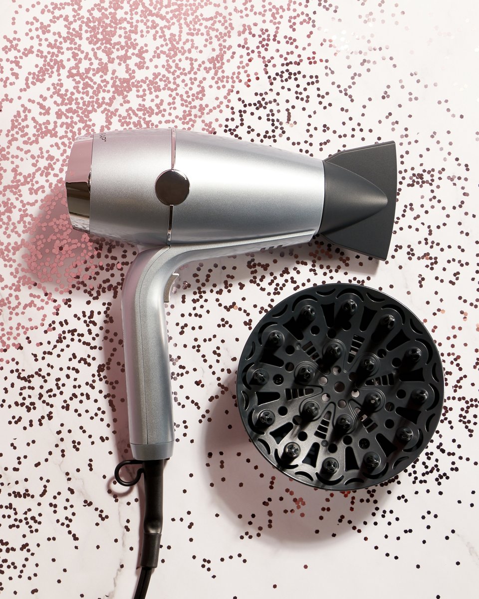 Influenster's tweet photo. ✨GIVEAWAY TIME ✨
Get ready to SLAY the hair game — we're giving away 5 @ConairBeauty SmoothWrap™ Powered by InfinitiPRO! 💆‍♀️ This hairdryer delivers volume, body, and shine, and can dry hair 50% faster 💨 than other hairdryers. 

Head to our IG to enter:
https://t.co/wHOCFb7Wso https://t.co/Gv10aBoK23