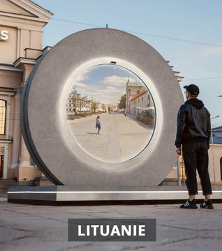 LMPositif's tweet photo. 🇱🇹 La Lituanie a installé des portails afin de connecter ses citoyens à ceux de pays voisins ! ❤️ https://t.co/wsJ64qxY9x
