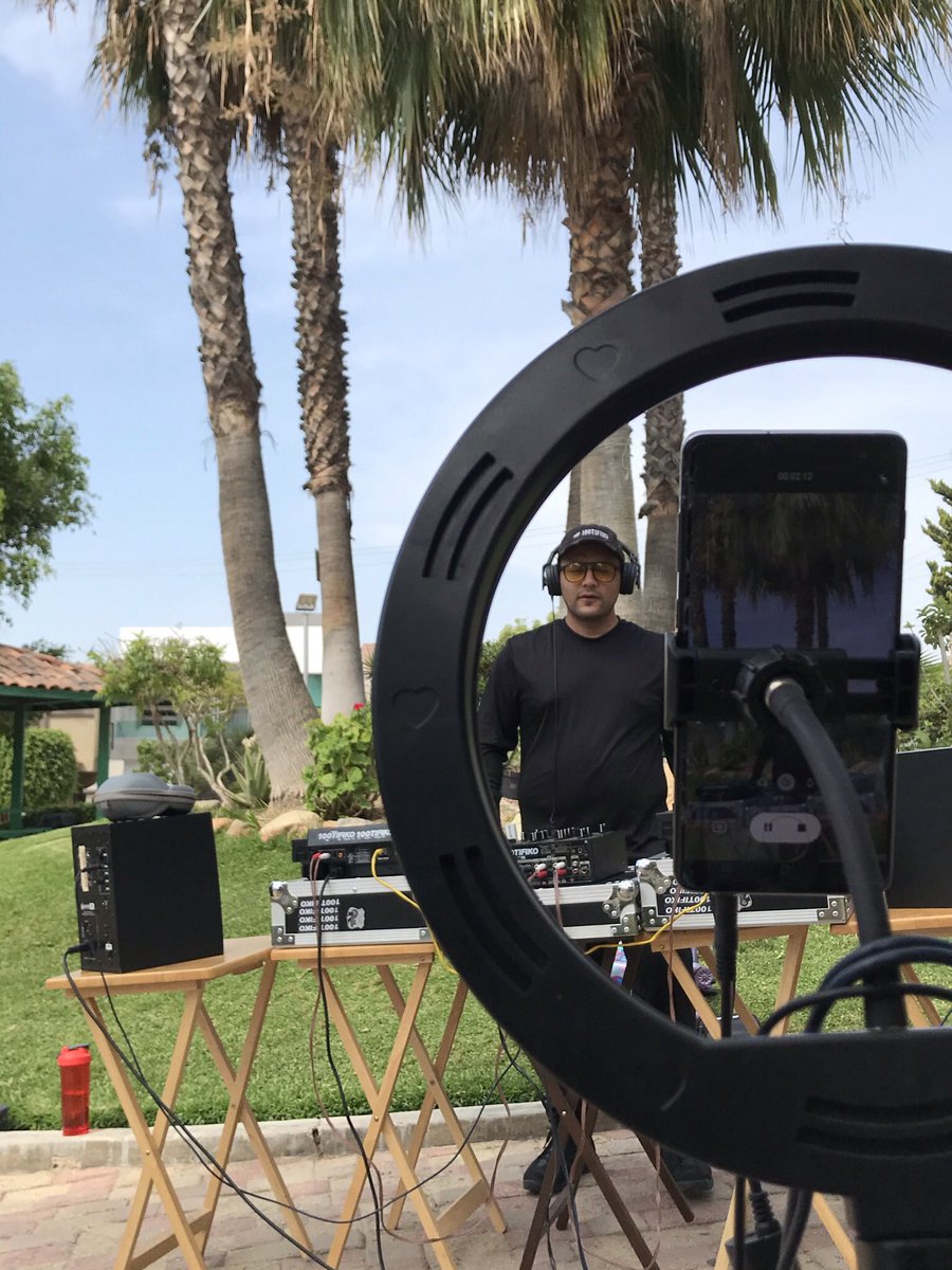 djSanPler's tweet photo. En el backstage 2021 mexico #tijuanamakemehappy Un día productivo hoy se filma hoy se graba al aire libre en un excelente día en Baja California México con @djsanpler & @helliotcandio #magicday #magicdays #pioneerdj #otay #bajacaliforniamexico https://t.co/es1GKje4kW
