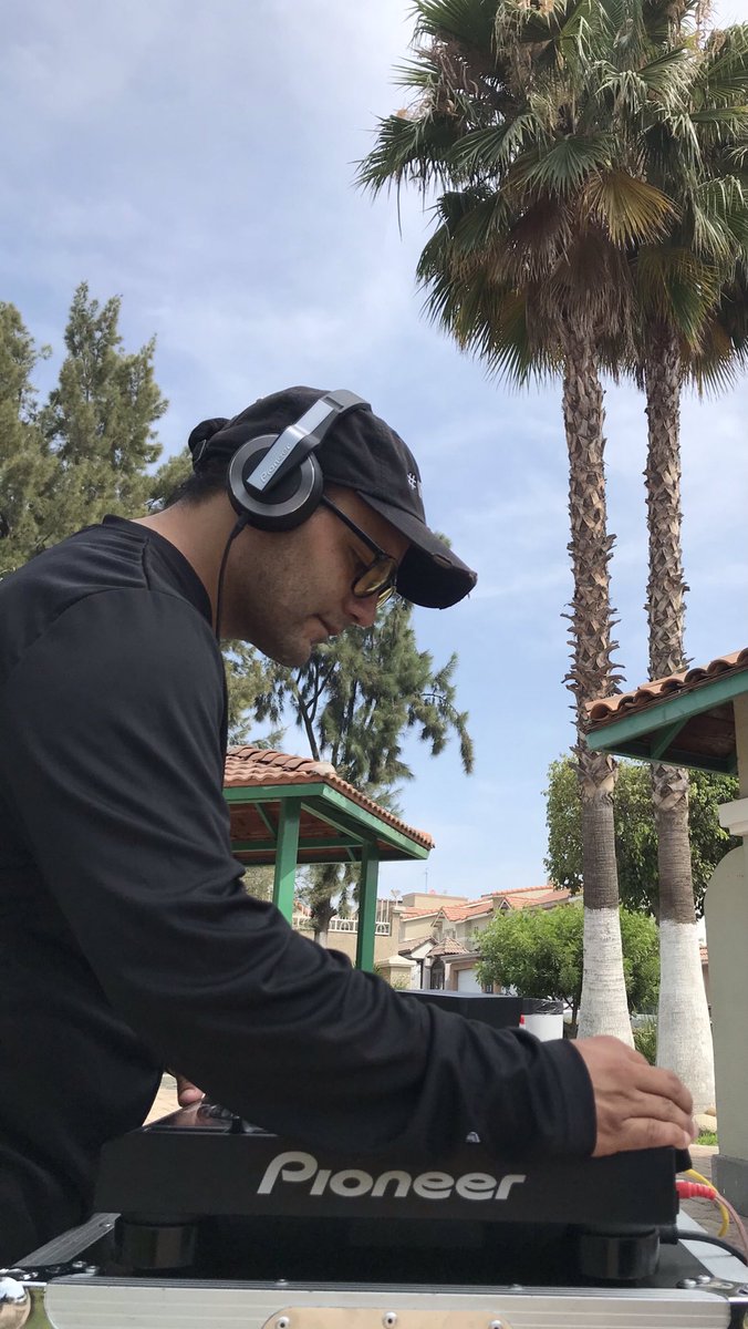 djSanPler's tweet photo. En el backstage 2021 mexico #tijuanamakemehappy Un día productivo hoy se filma hoy se graba al aire libre en un excelente día en Baja California México con @djsanpler & @helliotcandio #magicday #magicdays #pioneerdj #otay #bajacaliforniamexico https://t.co/es1GKje4kW