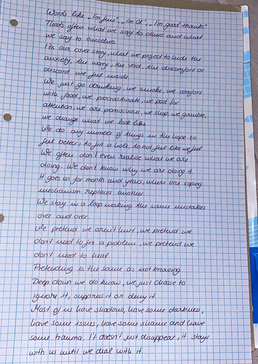 Wollte nach langem mal wieder etwas mit euch teilen-
Ewig ist es her, aber mir war mal wieder danach zu schreiben 🥰 habt einen schönen Abend meine lieben 💋