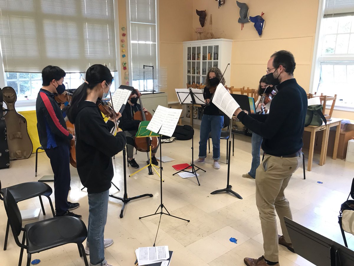 telegraph4tet's tweet photo. We had a blast teaching an excellent group of talented young musicians at the @CrowdenMusic Chamber Music Workshop last week. Great work, everyone!
#telegraphquartet #crowden #summer #chambermusic #teaching https://t.co/TMcWoRfJba