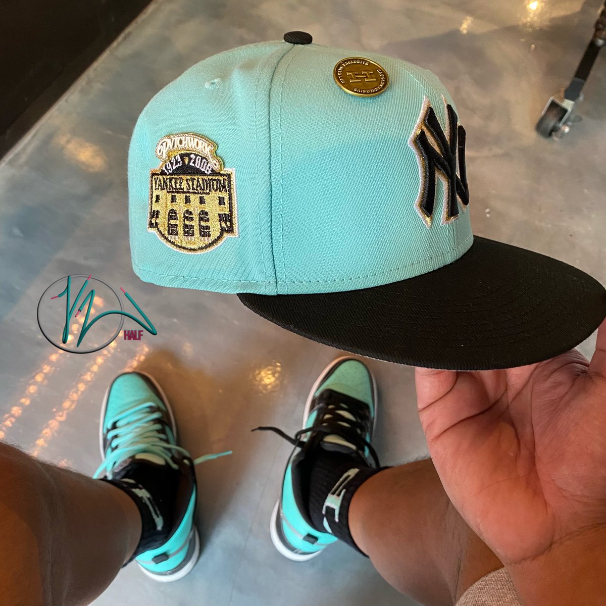Half_1's tweet photo. Yesterday’s 🧢/👟 combo I own alot of @HatClub hats this by far became one of my favorites . Looking for the Minnesota one and I’ll be good . https://t.co/vdNNbogY6z