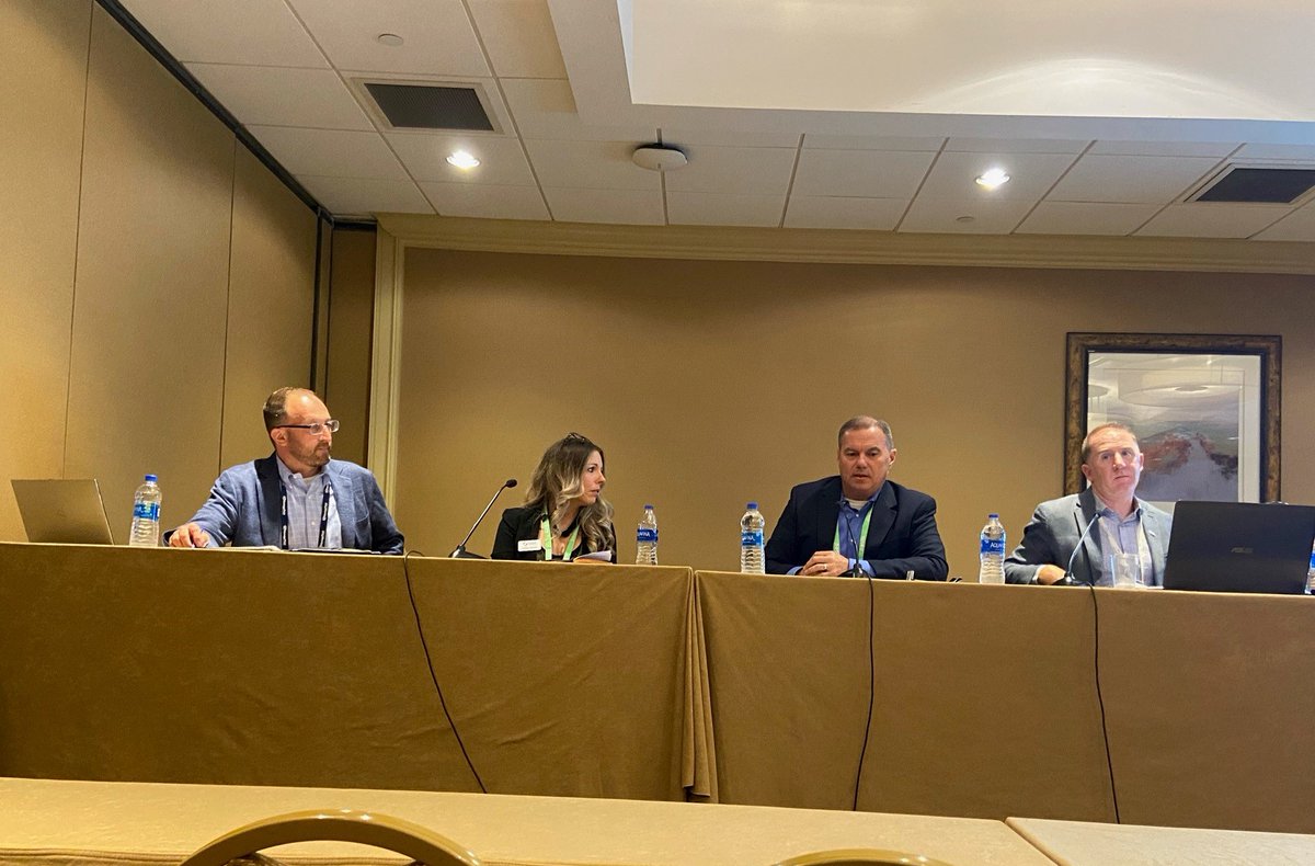 Vantage_Pnt's tweet photo. Can Electric Cooperatives successfully transition to ISPs?

Vantage Point's @VPSKevinKloehn, @Alianza_Inc's Kevin Mitchell, @NISC_coop's Ashley Brown, and @GetCCFiber's Mark Cook discuss at #FiberConnect2021 this afternoon.

@fiberbroadband #Broadband #Fiber https://t.co/ZVAvzxLzRK