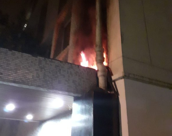 Estos hechos muestran la impotencia de no poder con la Revolución, la dignidad, el honor y resistencia del pueblo cubano. Todo hecho violento es denigrante y va en contra de toda razón. La violencia nunca será un argumento. #Cuba