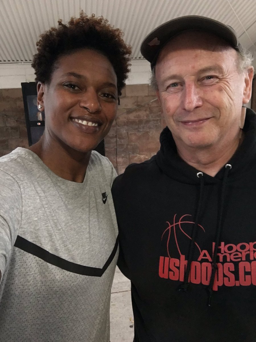 ushoops's tweet photo. Me with the #MostAccomplished & #Best Player out of NJ HS in 30+ years
#NJDemons @ushoops
She hated the limelight. Do U even know her?
π#1stTeamAllAmerica
π#OlympicGold
π2x #AllTourney & #NCAA π
π @WNBA ChampπPlayer & Coach
π @EuroCupWomen #MVP
@NJLadiesHoops @NYGHoops https://t.co/bT7C96O4hq
