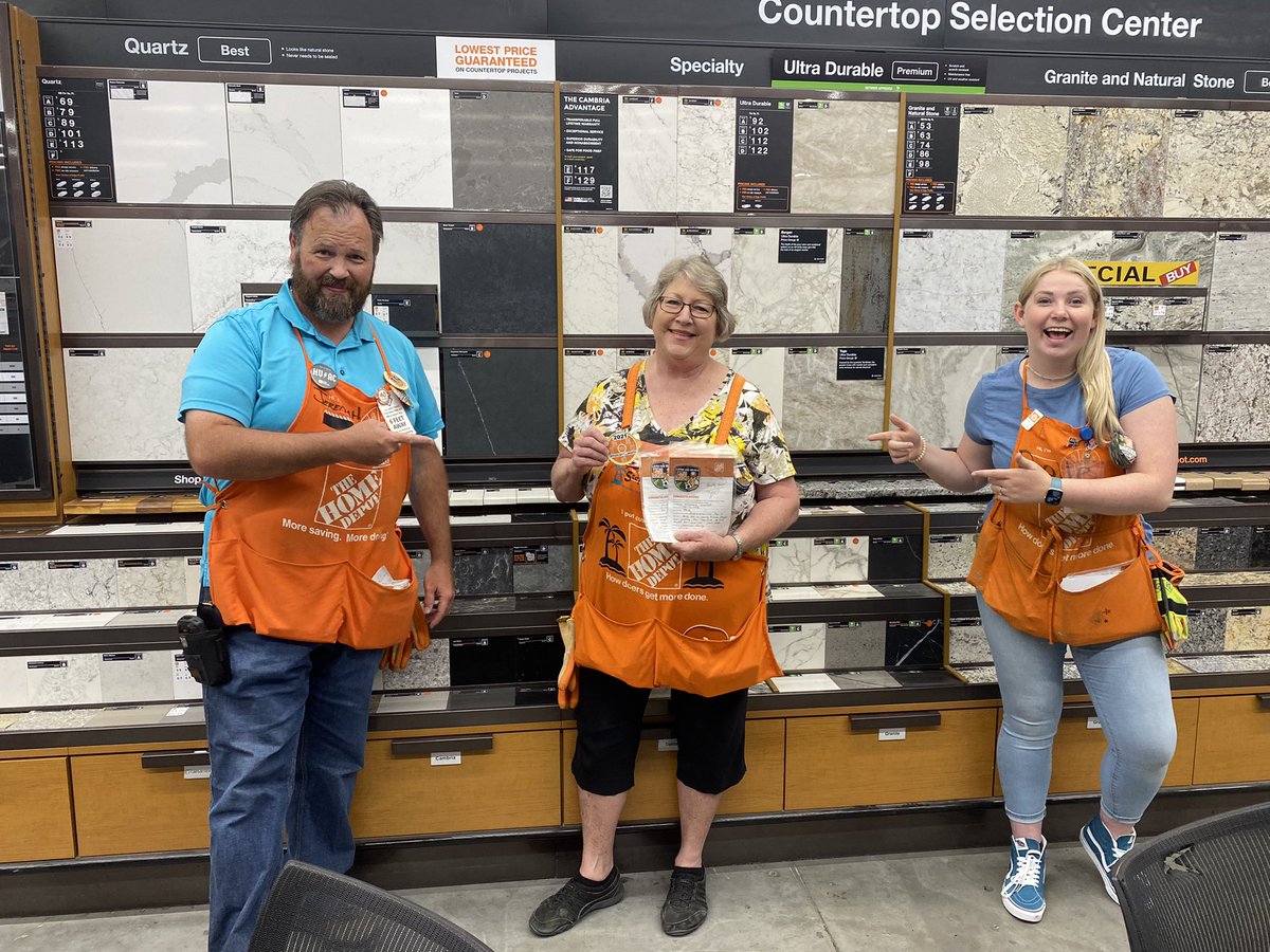 belle_foster04's tweet photo. Words can’t explain how grateful we are to have Stephanie on our team! Not only did she make June specialist of the month, but she sold 1 million dollars this half!🤩 #Ferocious4416 #DrivingD53 @NorthcreekHold @JeremiahEarley @BrandonibarraHD https://t.co/1mzFKvtLxh
