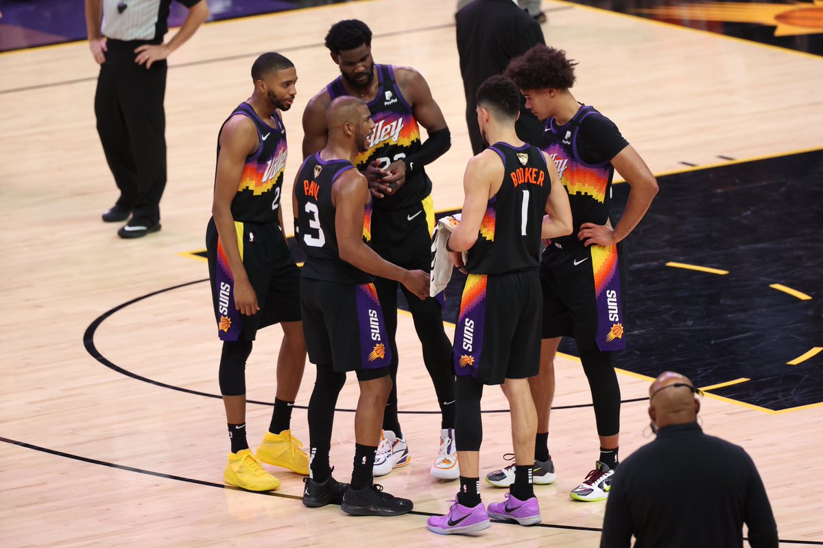 CP3's tweet photo. Thank you to Phoenix and all the fans on a great season!! Back to work 🙏🏾✊🏾 #CantGiveUpNow https://t.co/uLVVy2GavW