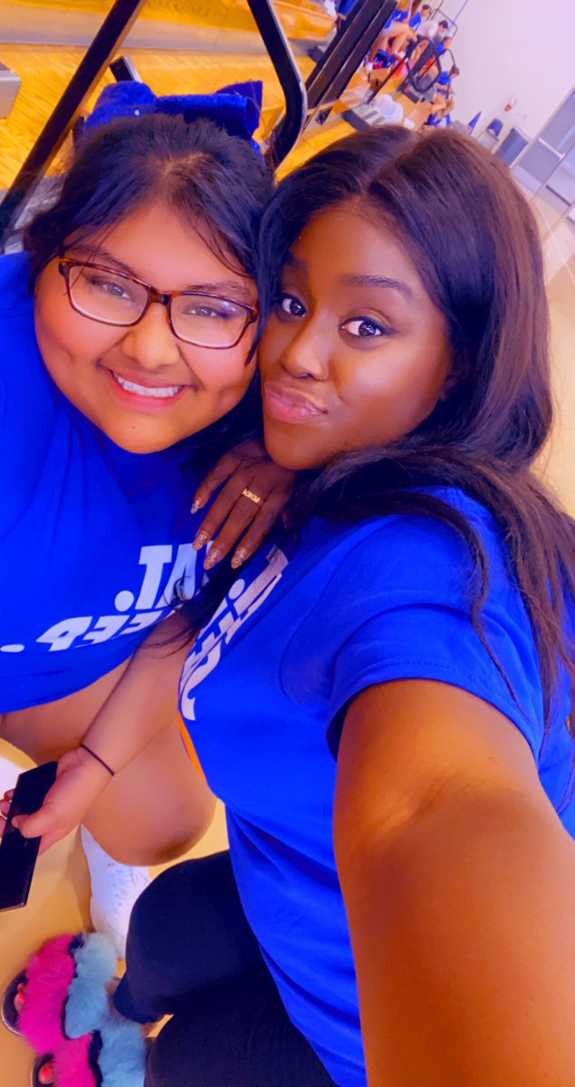 kay_tarver's tweet photo. Spending the last day of my summer with my cheerleaders π₯° #theyareawesome #falconcheer https://t.co/msJl8gJGD3