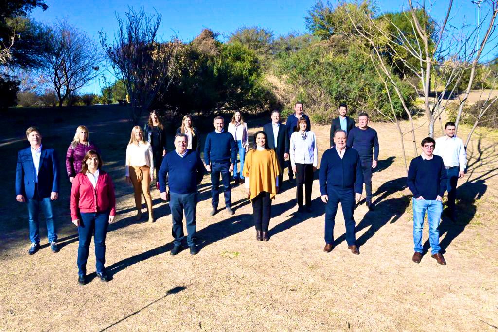 ¡Somos #JuntosPorCórdoba! Desde este equipo vamos a defender a los cordobeses y a poner de pie la República. Lo vamos a hacer junto a <a href="/marioraulnegri/">Mario Raúl Negri</a>, <a href="/SoherElSukaria/">Soher El Sukaria</a>, <a href="/GustavoSantosOk/">Gustavo Santos</a>, <a href="/MSoleCarrizo/">Soledad Carrizo</a> y hombres y mujeres con los que compartimos los mismos valores.💪