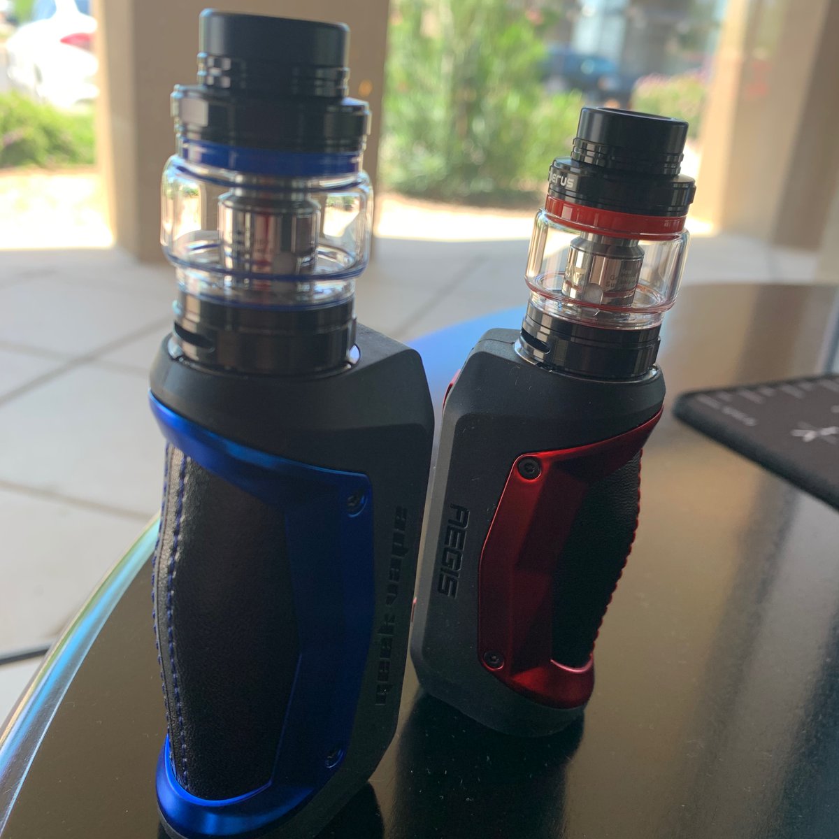 OffbeatnUnique's tweet photo. Looking for a new starter kit? Our Aegis Mini 80w and Aegis Solo 100w kit could be perfect for you. Simple to use, multiple colors to fit your style, and more! https://t.co/njasz5O4uV