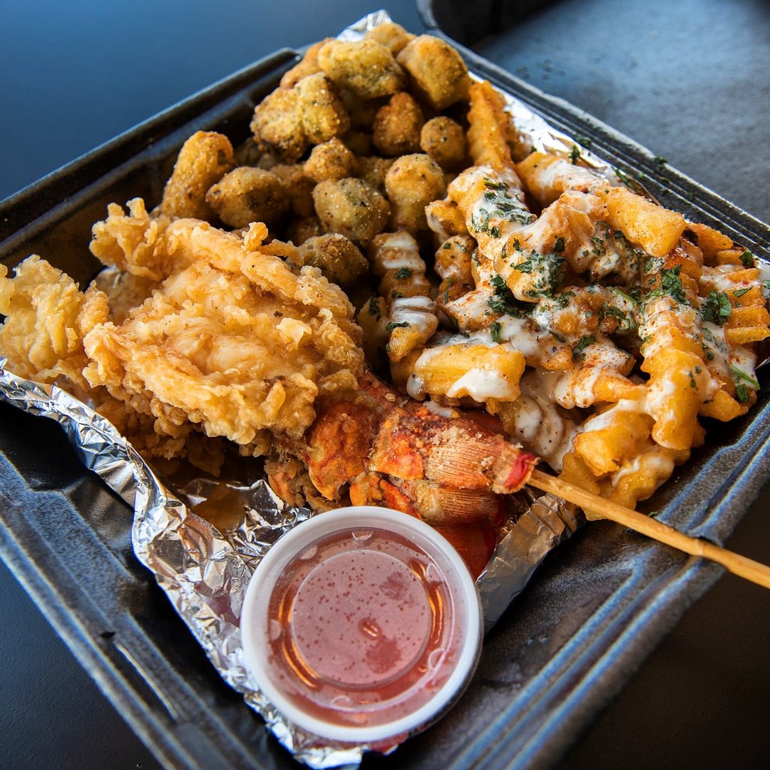 bhamrestweek's tweet photo. Is it hot in here, or is it just their ovens? 😍🔥 Meet the newest additions to our #BRW2021 lineup, @mealsbymisty, Lob House Seafood &amp; Steak, @SpringStreetBhm and @CraftsBhm! 🙌 Check out our unofficial #BhamRestWeek lineup here: https://t.co/tftmPaZ4bB. https://t.co/gyIlkBfz40