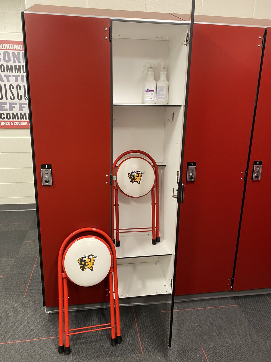 KokomoSportsFan's tweet photo. I had a great tour of the new @IUKokomo Student Activities and Events Center. What a fantastic multi-purpose facility. @IUKAthletics plans to have a full house for @IUKVB, @IUKMBB &amp; @IUKWBB after playing without fans last season. 🏀🏐 @IUKChancellor @gregrakestraw @Jessica_Z925 https://t.co/0NPDoKfYdv
